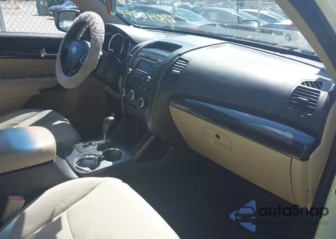 2013 Kia Sorento Lx z USA, uszkodzony, nr VIN 5XYKTCA61DG322344